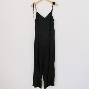 Black Old Navy Jumpsuit, size large.